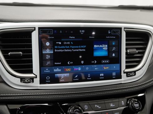 New 2026 Chrysler Pacifica Select image 22