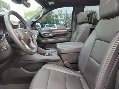 Used 2023 Chevrolet Tahoe High Country AWD/4WD image 5