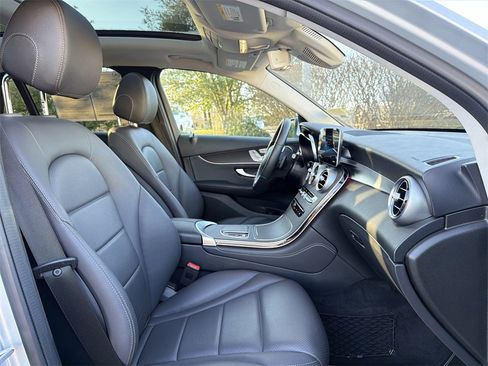 Used 2020 Mercedes-Benz GLC 300 4MATIC image 20