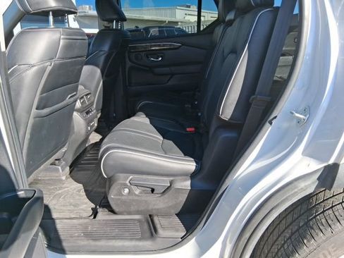Used 2023 Honda Pilot Elite image 7