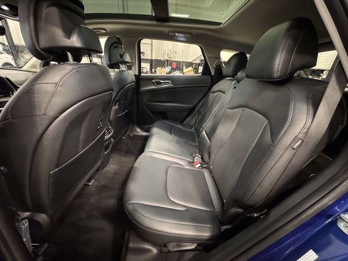 Certified 2025 Kia Sportage SX image 22