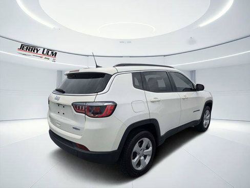 Certified 2019 Jeep Compass Latitude w/ Popular Equipment Group AWD/4WD image 3