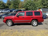 Used 2006 Jeep Commander 4WD image 2
