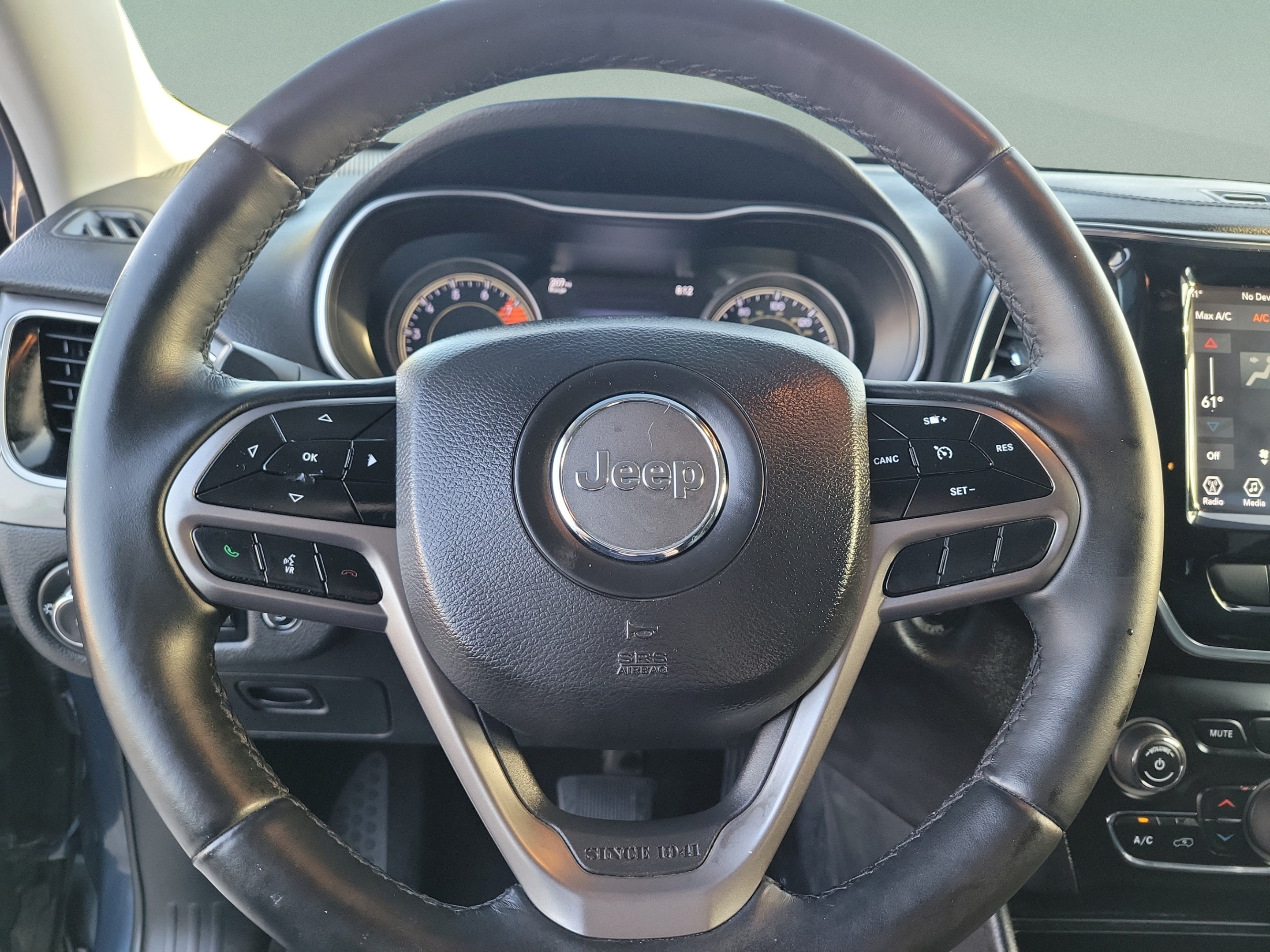 Used 2019 Jeep Cherokee Limited AWD/4WD image 17