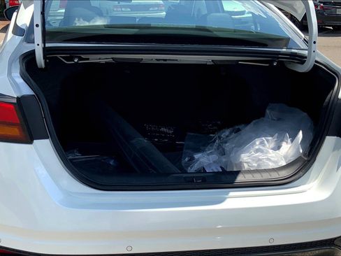 New 2025 Nissan Altima 2.5 SR w/ SR Premium Package image 19