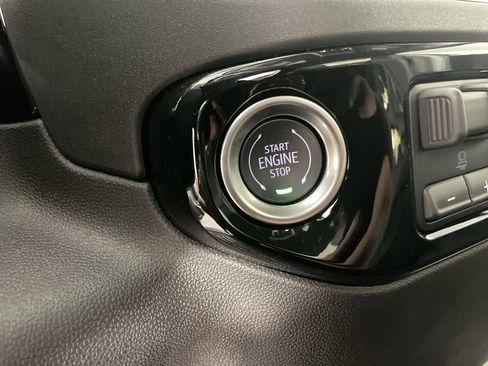 Used 2024 GMC Sierra 2500 SLE w/ SLE Convenience Package image 17