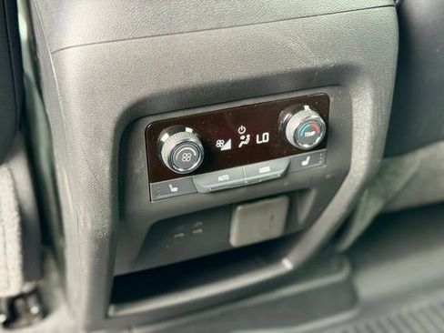 Used 2025 Chevrolet Traverse High Country AWD/4WD image 25