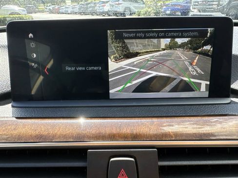 Used 2018 BMW 320i Sedan image 27