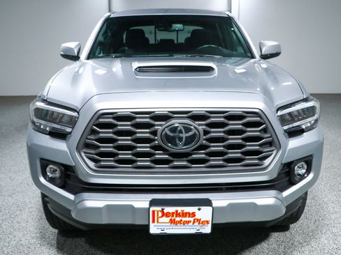 Used 2023 Toyota Tacoma TRD Sport AWD/4WD image 4