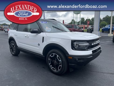 Used 2024 Ford Bronco Sport Outer Banks w/ Tech Package AWD/4WD image 3