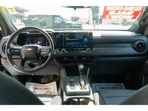 Used 2023 Chevrolet Colorado W/T RWD image 2