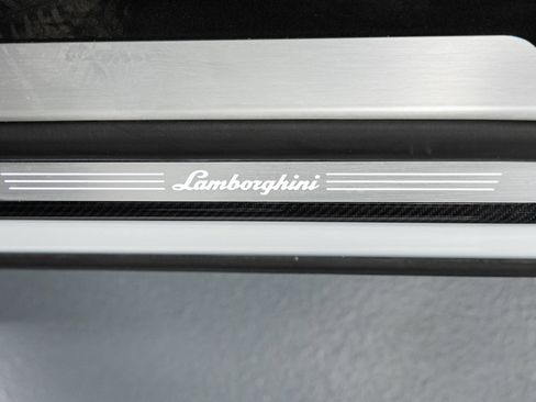 Used 2024 Lamborghini Urus Performante image 40