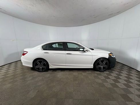 Used 2016 Honda Accord Sport image 5