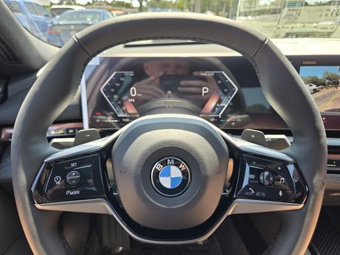 Used 2027 BMW 530i w/ Premium Package RWD image 25
