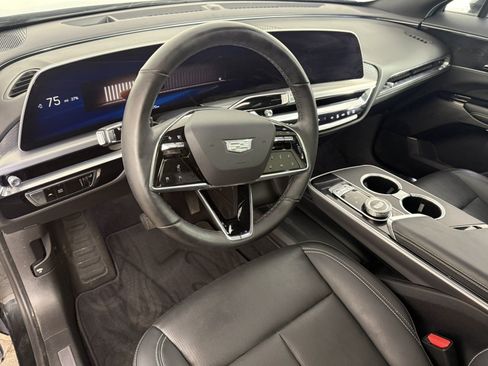 Used 2024 Cadillac Lyriq Sport AWD/4WD image 17