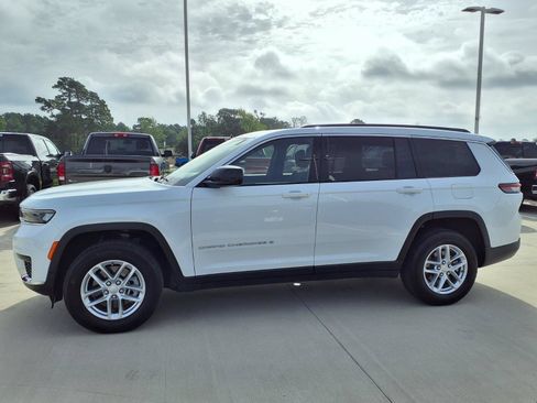 Used 2024 Jeep Grand Cherokee L Laredo RWD image 8