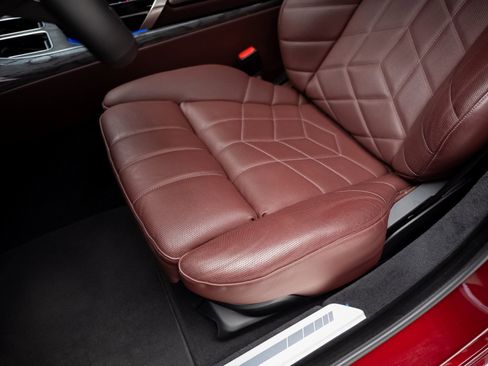 Used 2023 BMW i7 xDrive60 w/ Parking Assistance Package image 60