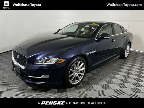 Used 2016 Jaguar XJ R-Sport image 1