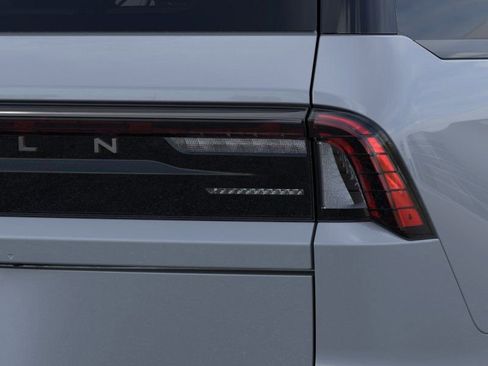 New 2025 Lincoln Navigator Reserve w/ Jet Appearance Package AWD/4WD image 21