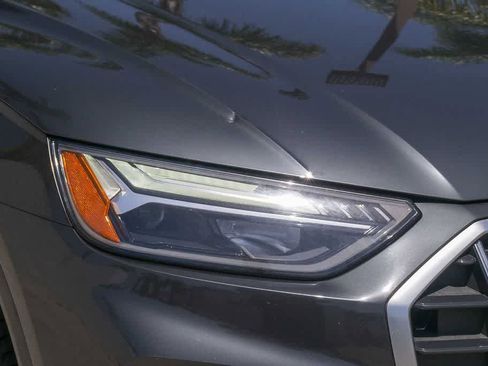 Used 2021 Audi Q5 2.0T Premium w/ Convenience Package AWD/4WD image 4