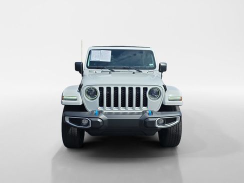 Used 2023 Jeep Wrangler Unlimited Sahara w/ Cold Weather Group AWD/4WD image 8
