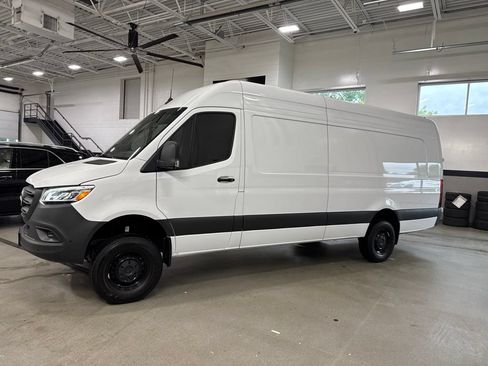 Used 2026 Mercedes-Benz Sprinter 2500 image 1