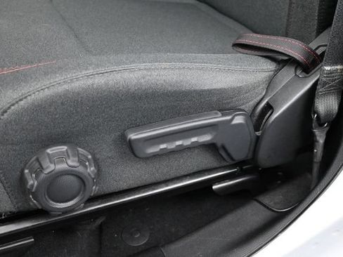 Used 2024 Jeep Wrangler Unlimited Rubicon AWD/4WD image 11