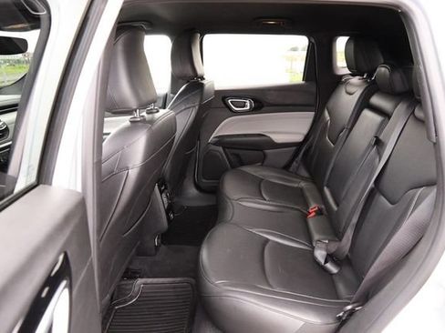 Used 2025 Jeep Compass Limited AWD/4WD image 9