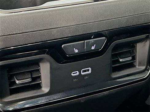 Used 2025 GMC Sierra 1500 AT4 w/ AT4 Premium Package image 27