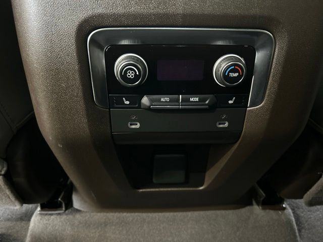 Used 2022 Chevrolet Tahoe Z71 w/ Luxury Package AWD/4WD image 10