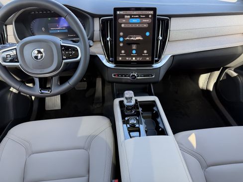 New 2026 Volvo XC90 B6 Plus w/ Protection Package image 14