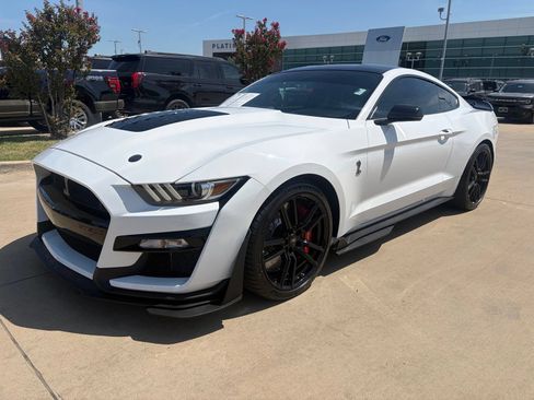 Used 2020 Ford Mustang Shelby GT500 w/ Technology Package RWD image 5