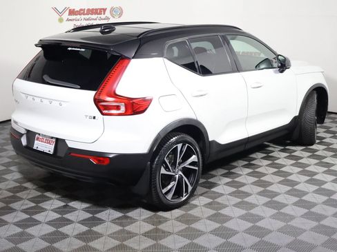 Used 2021 Volvo XC40 T5 R-Design w/ Advanced Package AWD/4WD image 4