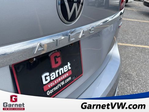 Certified 2022 Volkswagen Atlas SE image 18