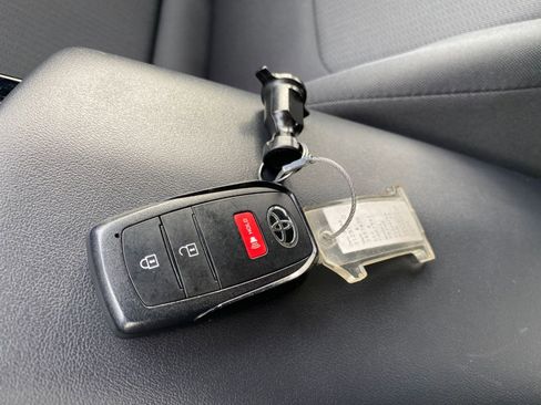 Used 2025 Toyota Prius LE image 22