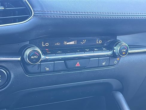 Used 2024 MAZDA MAZDA3 s image 33