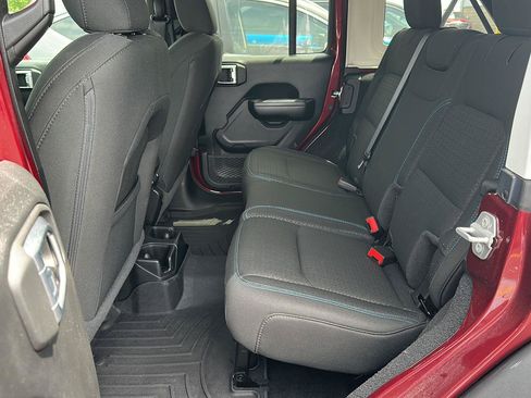 Used 2021 Jeep Wrangler Unlimited Sport AWD/4WD image 35
