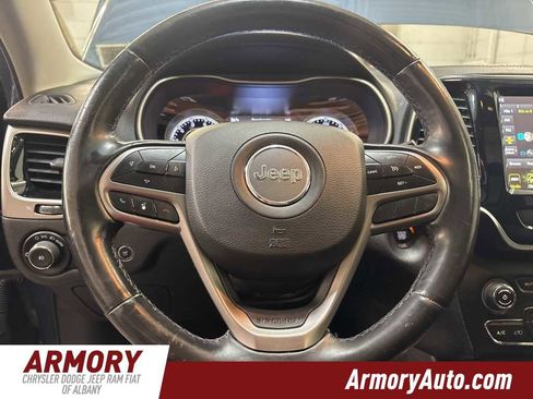 Used 2019 Jeep Cherokee Limited image 14