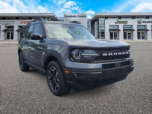 Used 2022 Ford Bronco Sport Outer Banks w/ Tech Package AWD/4WD image 2