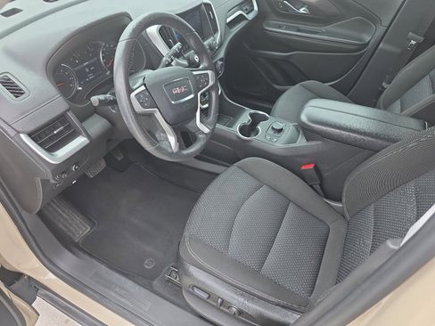 Used 2023 GMC Terrain SLE w/ Driver Convenience Package image 14