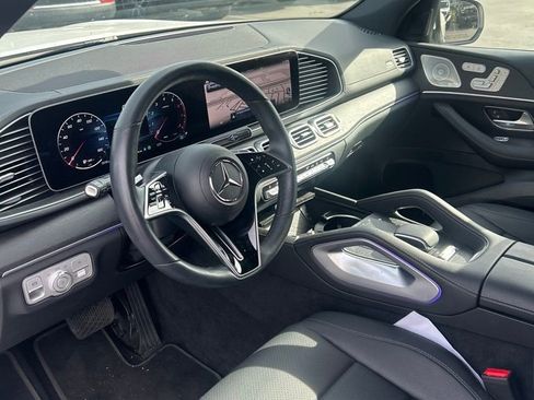Used 2025 Mercedes-Benz GLS 450 4MATIC image 17