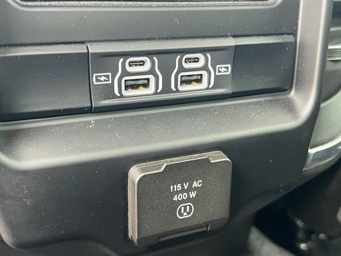 Used 2025 RAM 3500 Laramie AWD/4WD image 36