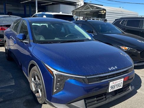 Used 2025 Kia K4 FWD image 2