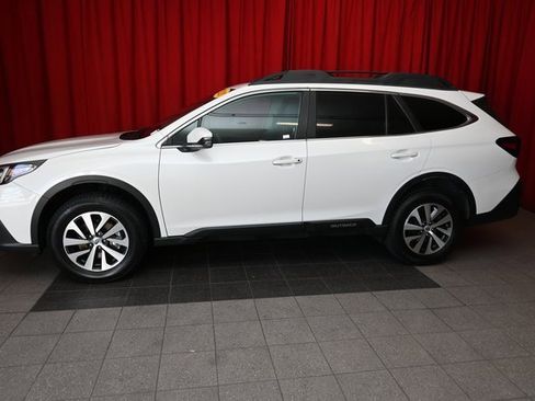 Used 2020 Subaru Outback Premium image 2