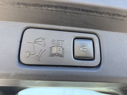 Used 2022 Ford Mustang Mach-E Premium image 25