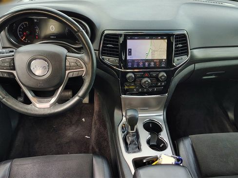 Used 2019 Jeep Grand Cherokee Altitude image 12