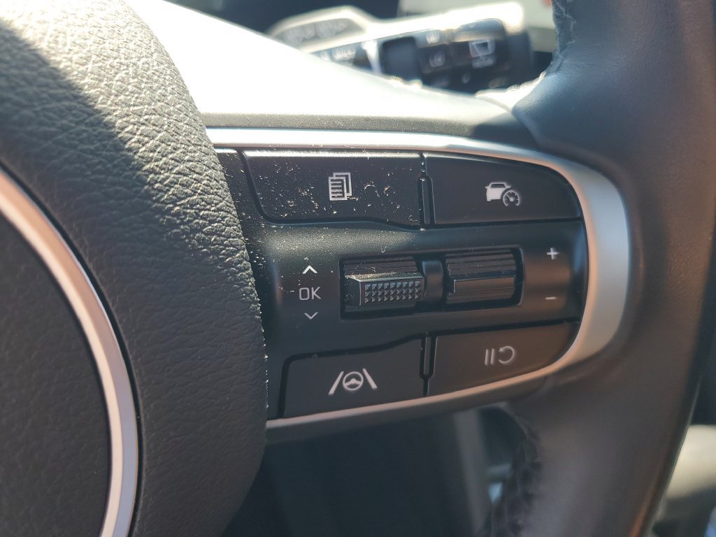 Used 2025 Kia Sportage EX FWD image 13
