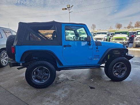 Used 2018 Jeep Wrangler Sport image 11