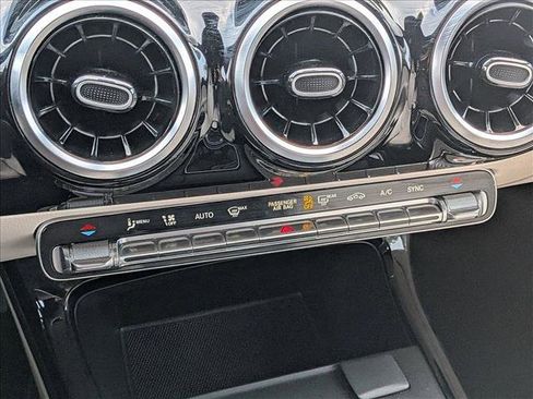 Used 2020 Mercedes-Benz CLA 250 image 14