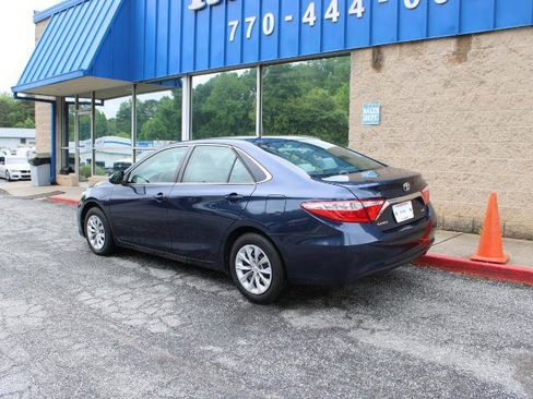 Used 2017 Toyota Camry LE FWD image 4